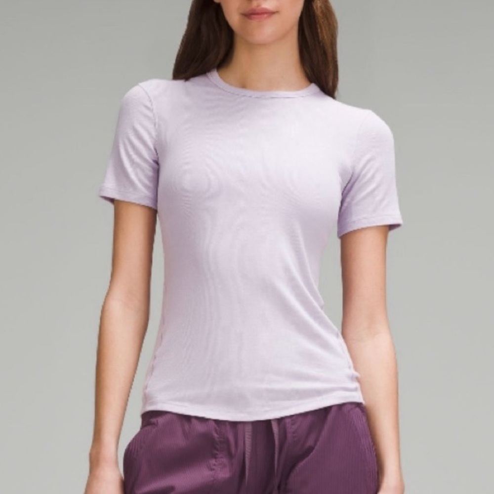 Lululemon Hold Tight Short Sleeve top size 6 lilac ether 💜🤍💜🤍💜🤍💜 EUC
